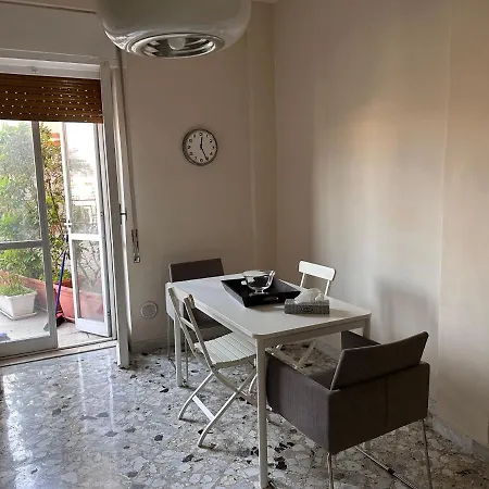 House Station Apartman